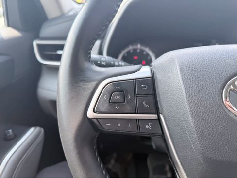 Used 2023 Toyota Highlander XLE image 23