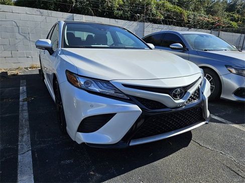 Used 2019 Toyota Camry XSE image 3