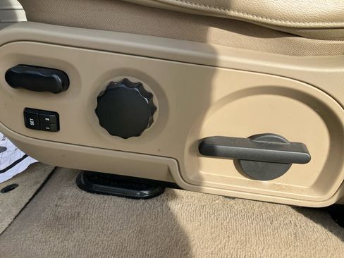 Used 2006 Ford F150 Lariat image 10