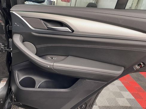 Used 2018 BMW X3 M40i image 11