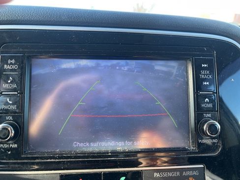 Used 2019 Mitsubishi Outlander ES image 9