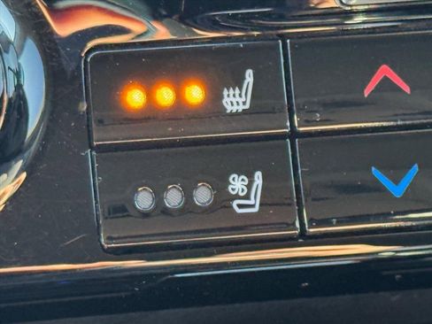 Used 2021 Toyota Highlander Platinum image 23