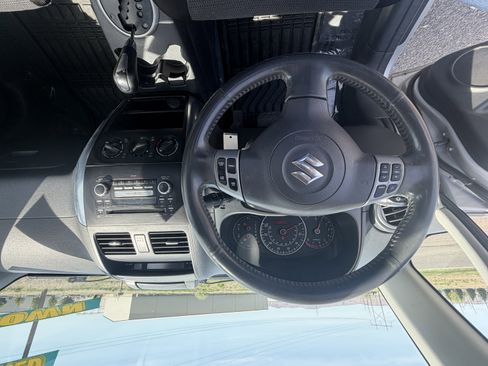 Used 2009 Suzuki SX4 Sport FWD image 11