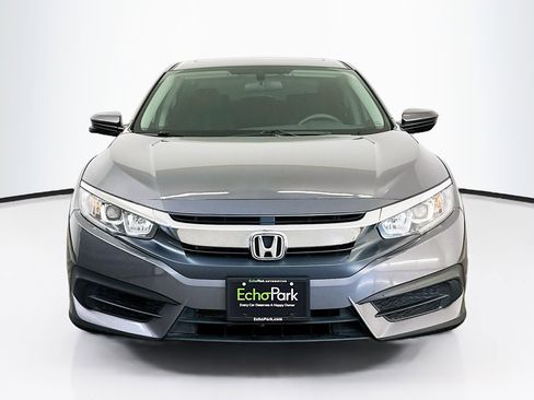 Used 2018 Honda Civic EX image 2