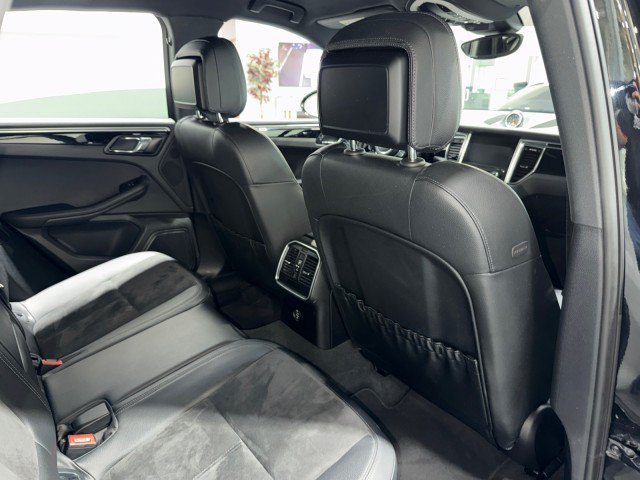 Used 2018 Porsche Macan AWD/4WD image 50