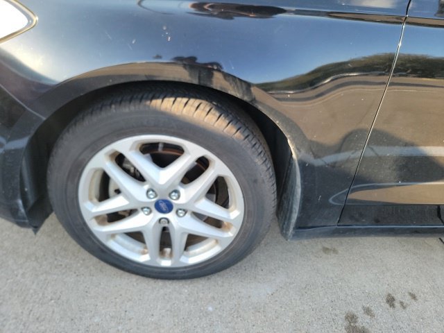 Used 2016 Ford Fusion SE FWD image 9