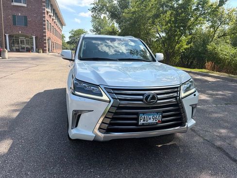 Used 2016 Lexus LX 570 4WD w/ Luxury Package image 12