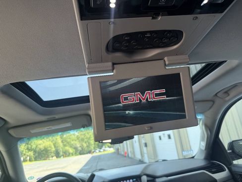 Used 2018 GMC Yukon SLT w/ Open Road Package AWD/4WD image 20