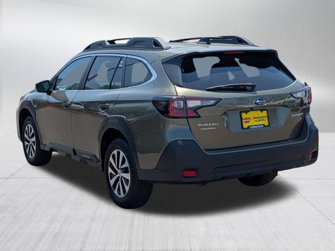 Used 2025 Subaru Outback Premium AWD/4WD image 5