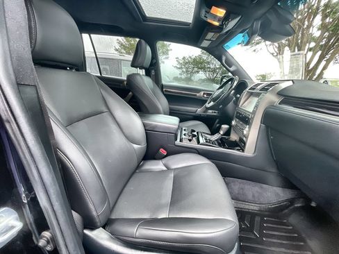 Used 2021 Lexus GX 460 Premium w/ Premium Package AWD/4WD image 28