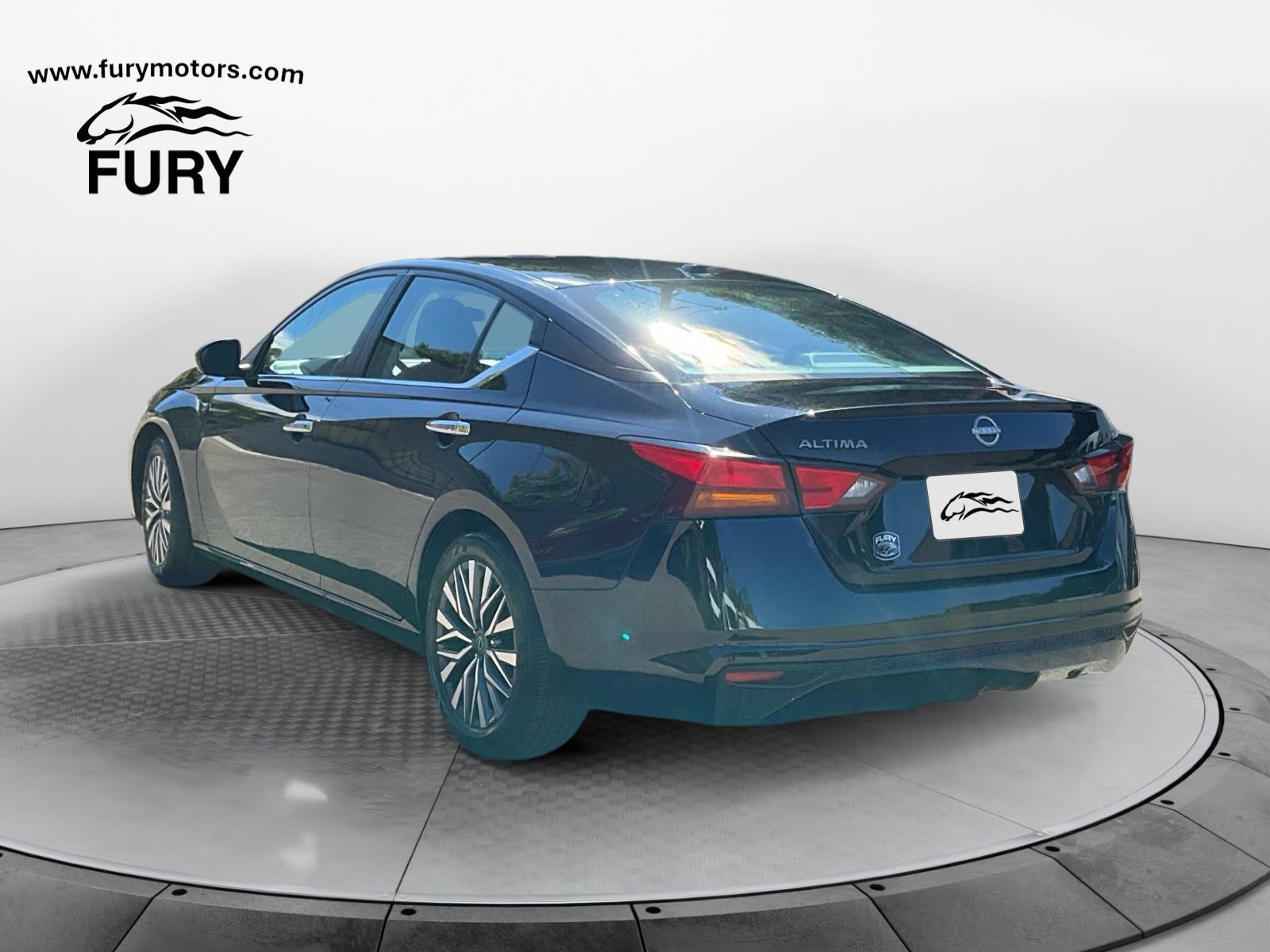 Used 2025 Nissan Altima 2.5 SV FWD image 6