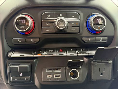 Used 2020 Chevrolet Silverado 1500 LTZ image 25