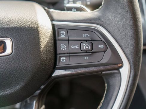 Used 2022 Jeep Grand Cherokee Altitude image 25