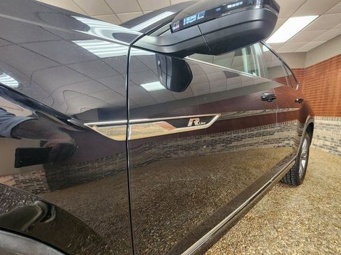 Used 2019 Volkswagen Atlas SE w/ Towing Package image 17