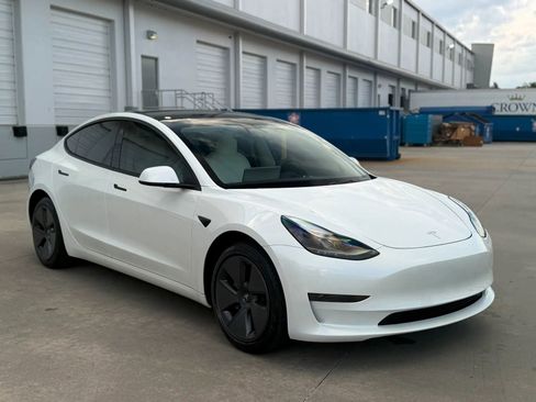 Used 2023 Tesla Model 3 Standard Range RWD image 4