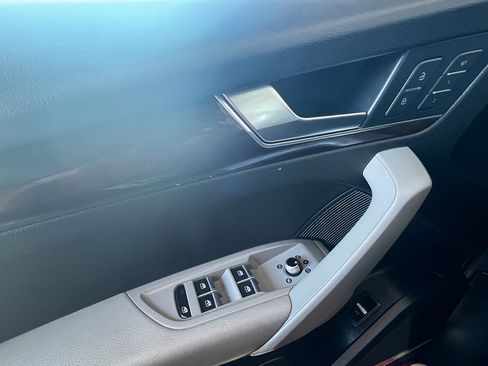 Used 2018 Audi Q5 2.0T Premium Plus w/ Premium Plus Package image 17