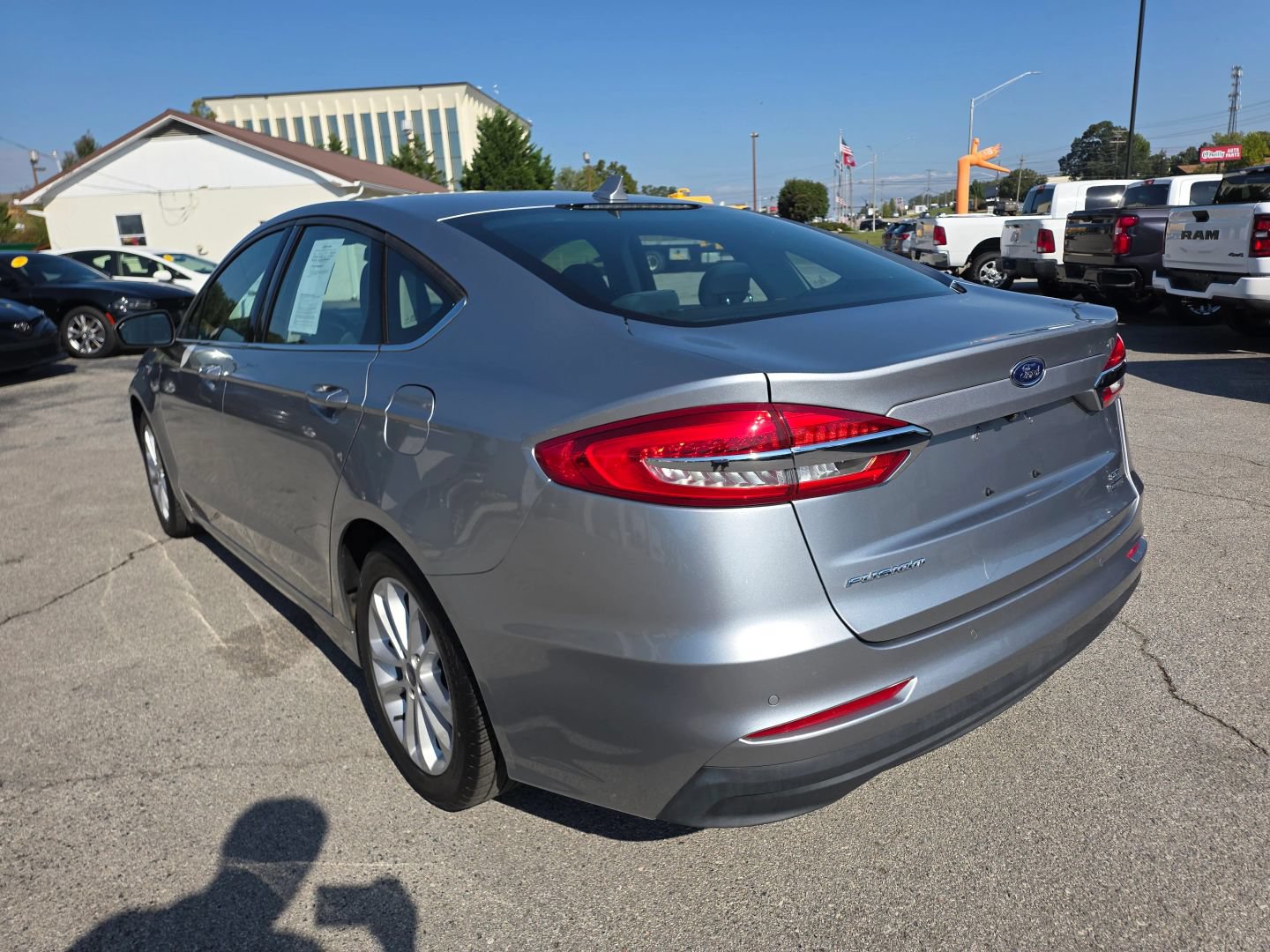 Used 2020 Ford Fusion SE FWD image 3