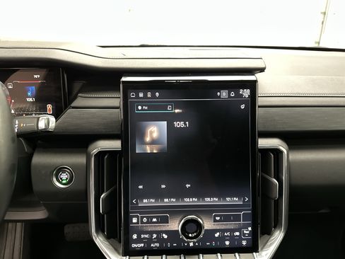 Used 2025 GMC Acadia Elevation FWD image 32