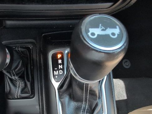 Used 2019 Jeep Wrangler Unlimited Sahara image 23