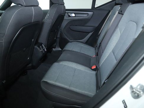 Used 2024 Volvo XC40 B5 Core image 14