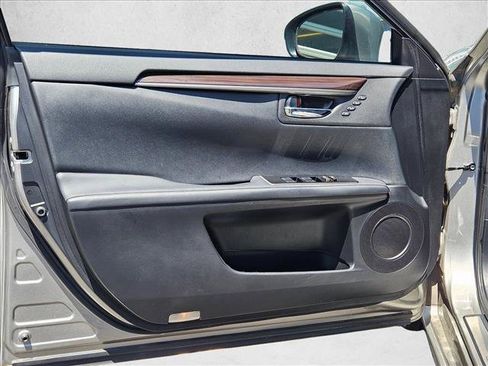 Used 2018 Lexus ES 350 w/ Luxury Package w/Wood Trim FWD image 10