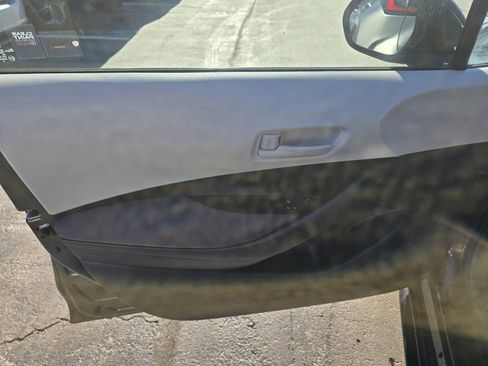 Used 2022 Toyota Corolla LE image 15