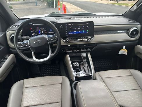 Used 2024 Chevrolet Colorado ZR2 w/ ZR2 Convenience Package III AWD/4WD image 24