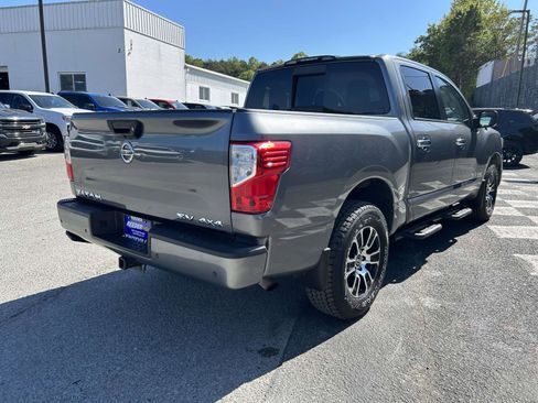 Used 2021 Nissan Titan SV w/ SV Convenience Package AWD/4WD image 3
