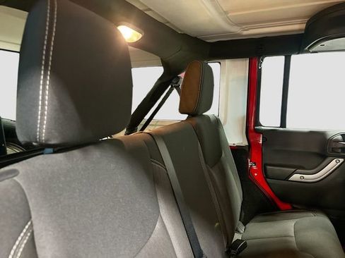 Used 2015 Jeep Wrangler Unlimited Sahara AWD/4WD image 24