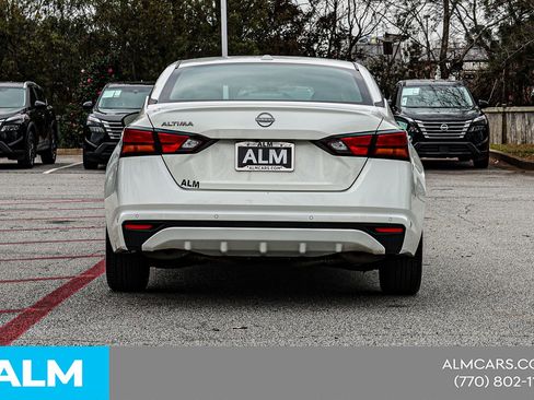 Used 2025 Nissan Altima 2.5 SV image 13