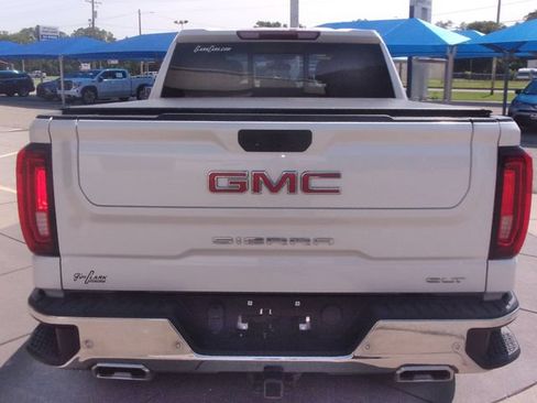 Used 2022 GMC Sierra 1500 SLT AWD/4WD image 19