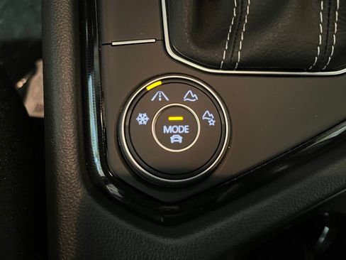 New 2026 Volkswagen Taos SE AWD/4WD image 15