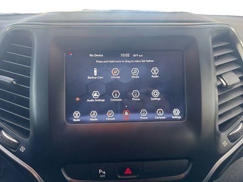 Used 2020 Jeep Cherokee Latitude Plus image 25