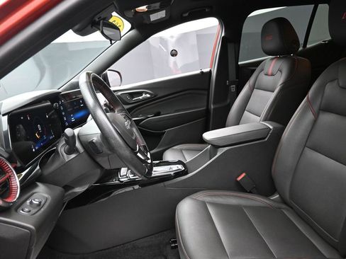 Certified 2024 Chevrolet Trax RS w/ Sunroof Package image 15