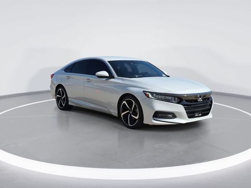 Used 2020 Honda Accord Sport image 2
