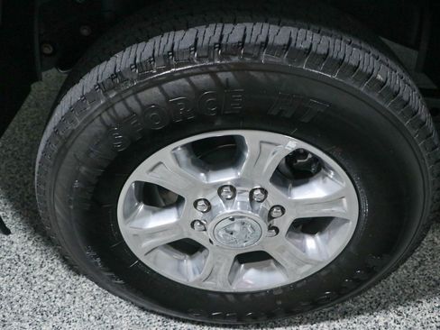 Used 2024 RAM 2500 Big Horn AWD/4WD image 9