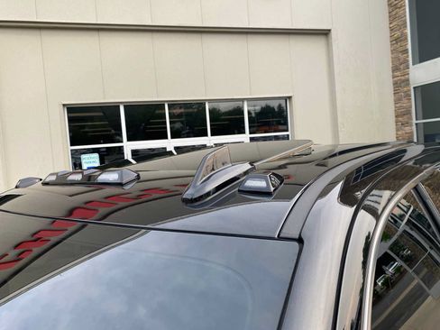 Used 2022 GMC Sierra 2500 Denali w/ Denali Black Diamond Edition AWD/4WD image 5