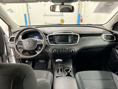 Used 2020 Kia Sorento LX FWD image 10
