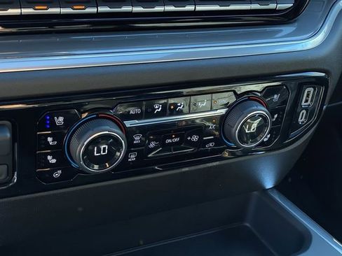Certified 2025 Chevrolet Silverado 1500 High Country AWD/4WD image 24