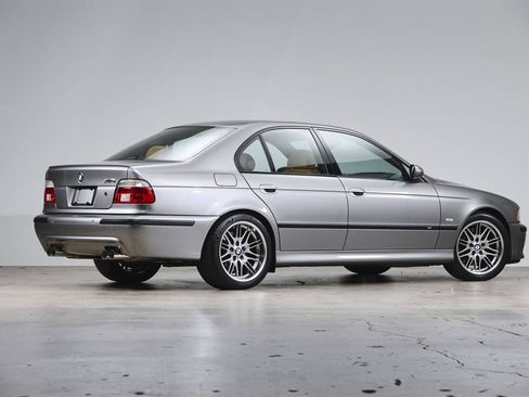 Used 2003 BMW M5 RWD image 5