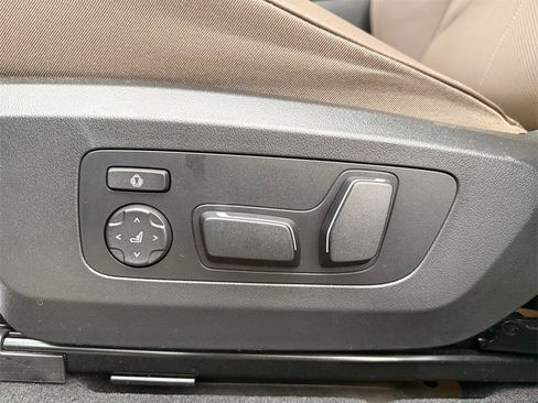 Used 2025 BMW X3 xDrive30i w/ Premium Package image 34