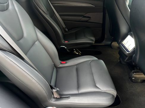 Used 2023 Tesla Model X Plaid image 13