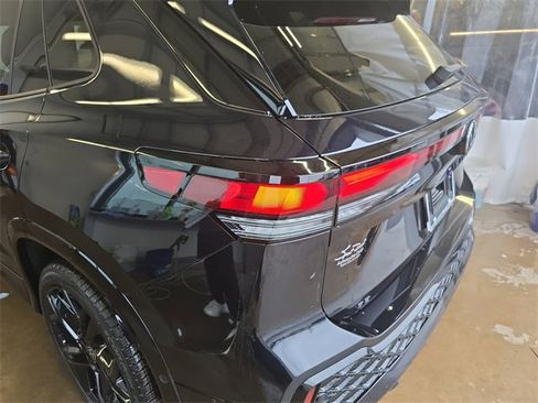 New 2026 Volkswagen Tiguan SE R-Line image 24