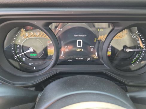 Used 2024 Jeep Wrangler Unlimited AWD/4WD image 16