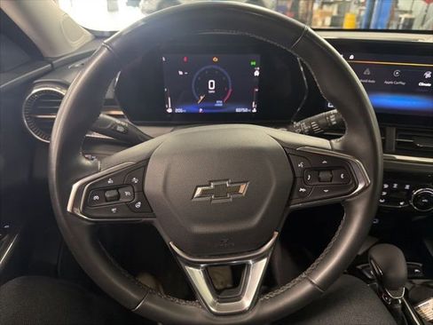 Used 2025 Chevrolet Trax ACTIV w/ Sunroof Package image 19