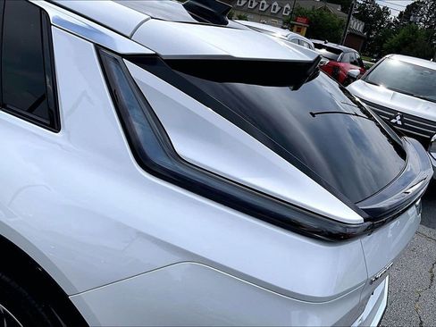 Certified 2024 Cadillac Lyriq Luxury AWD/4WD image 23
