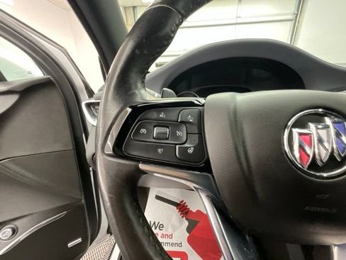 Used 2024 Buick Enclave Premium AWD/4WD image 17