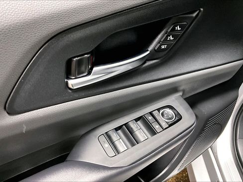 Used 2023 Toyota Prius Limited image 31