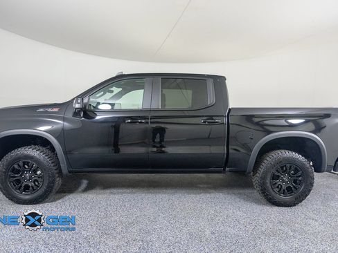Used 2025 Chevrolet Silverado 1500 ZR2 w/ Technology Package AWD/4WD image 4