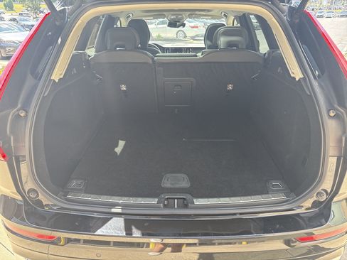 Used 2023 Volvo XC60 B5 Plus AWD/4WD image 32